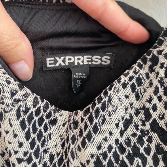Express Halter Neck Maxi Dress Snakeskin Size XS Black White Python - Picture 7 of 12